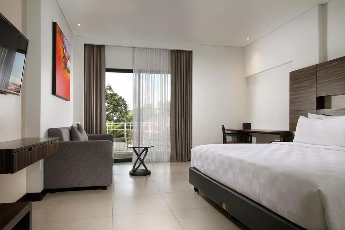 Helios Hotel & Convention Watampone Eksteriør bilde