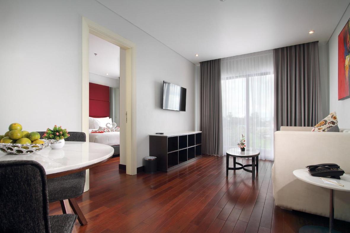 Helios Hotel & Convention Watampone Eksteriør bilde
